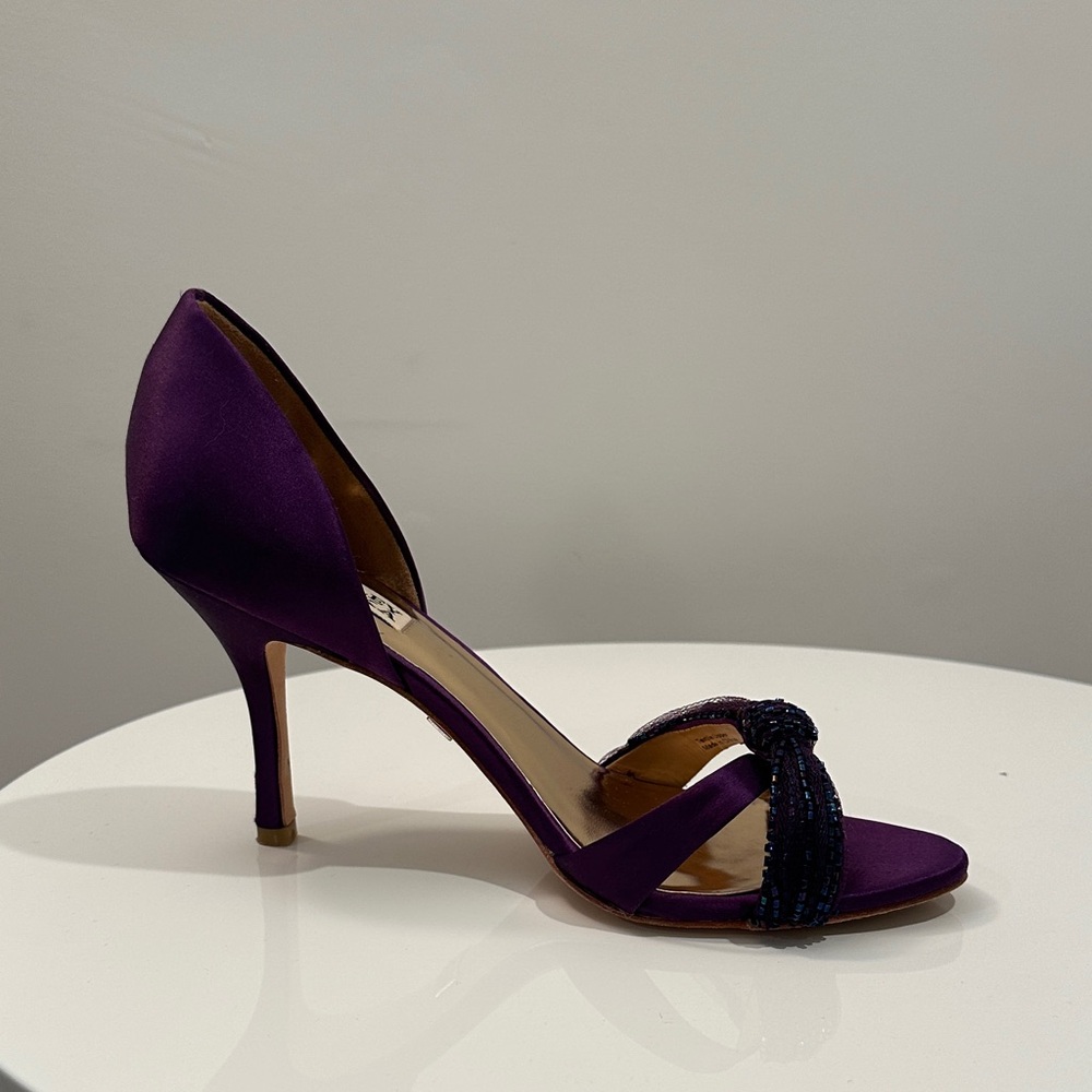 Badgley Mischka River Open Toe Beaded Knot Pumps, color: Plum, Size 8.5 - Picture 8 of 15